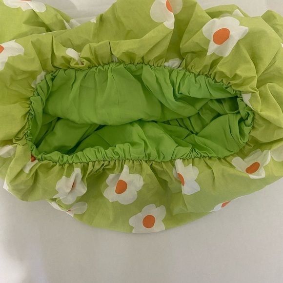 Easel women's medium bright green daisy print billowing crop top NWT - Picture 8 of 8